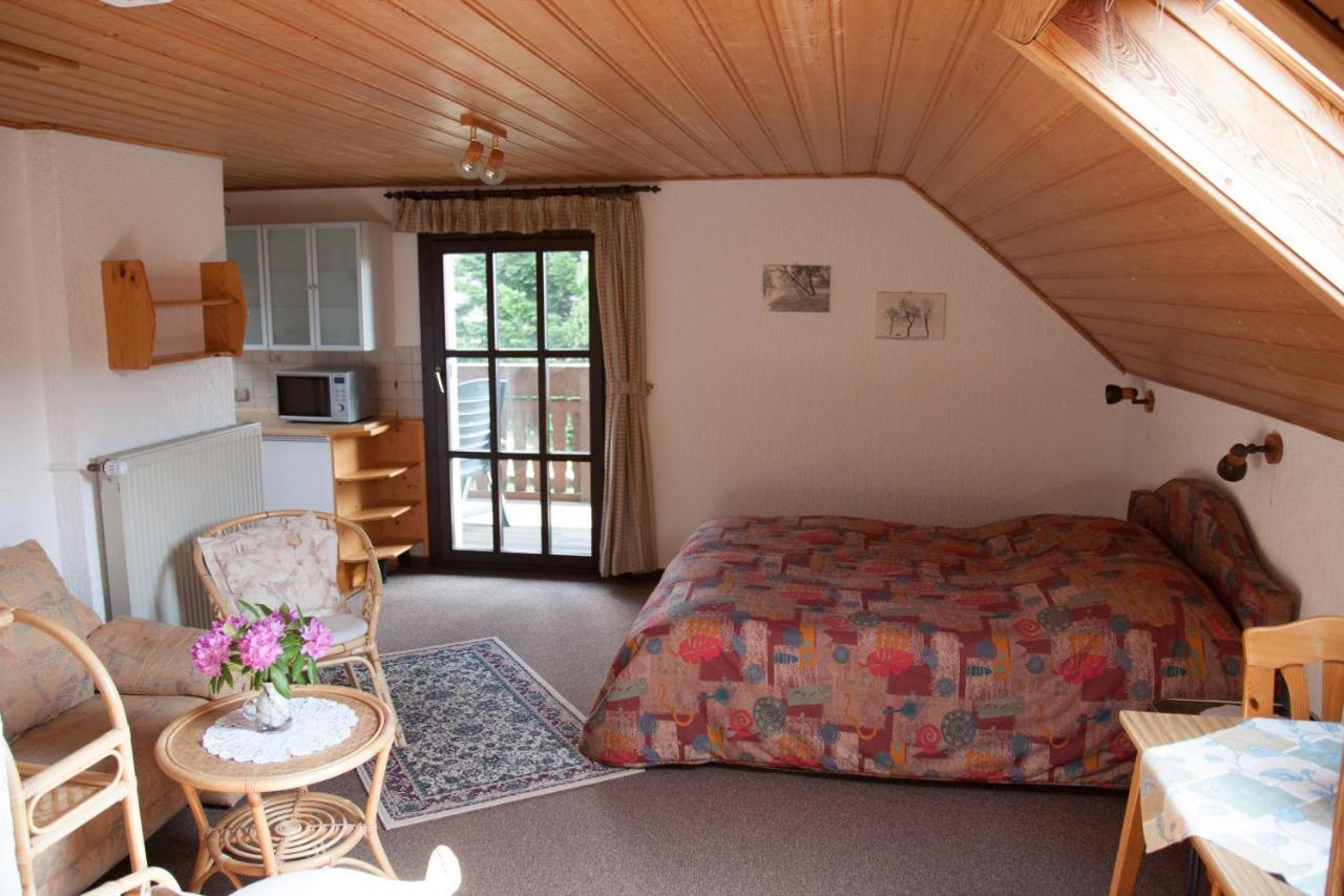 Haus Am Wald - Urlaub Am Nationalpark Leilighet Langweiler  Eksteriør bilde